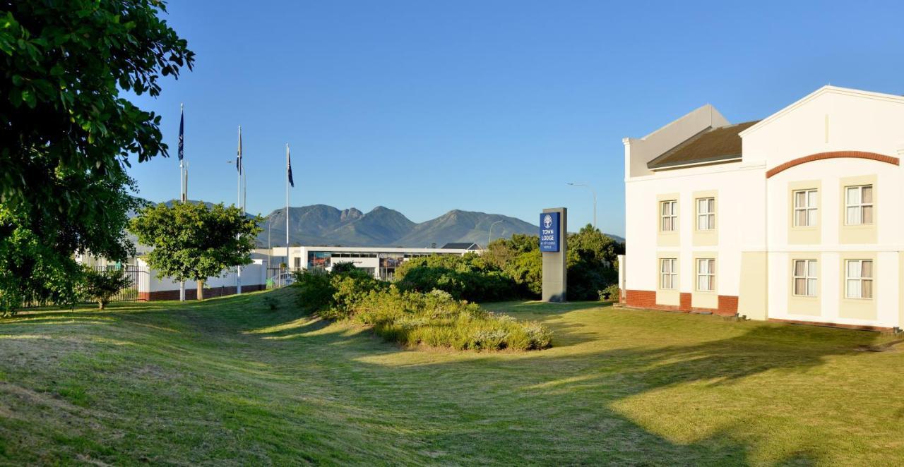Town Lodge George Luaran gambar