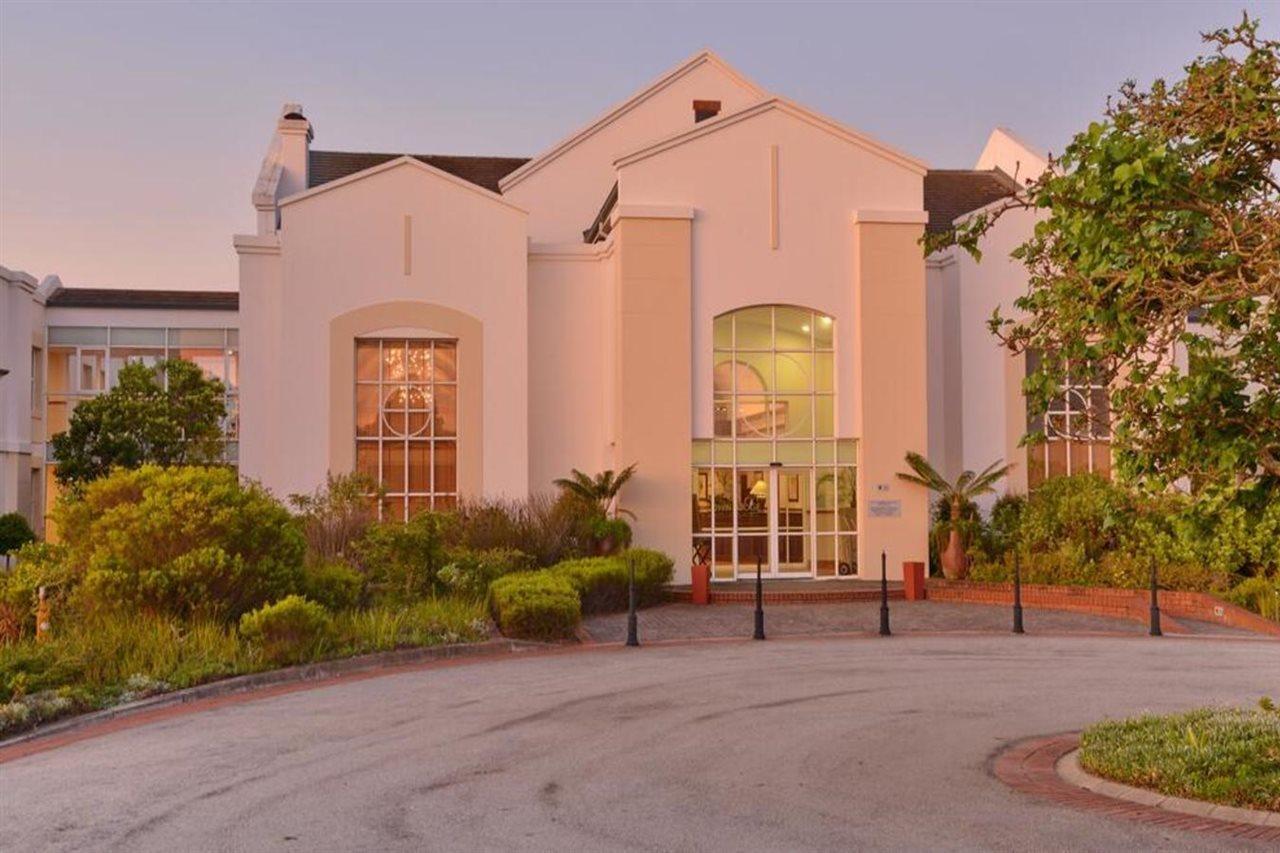 Town Lodge George Luaran gambar