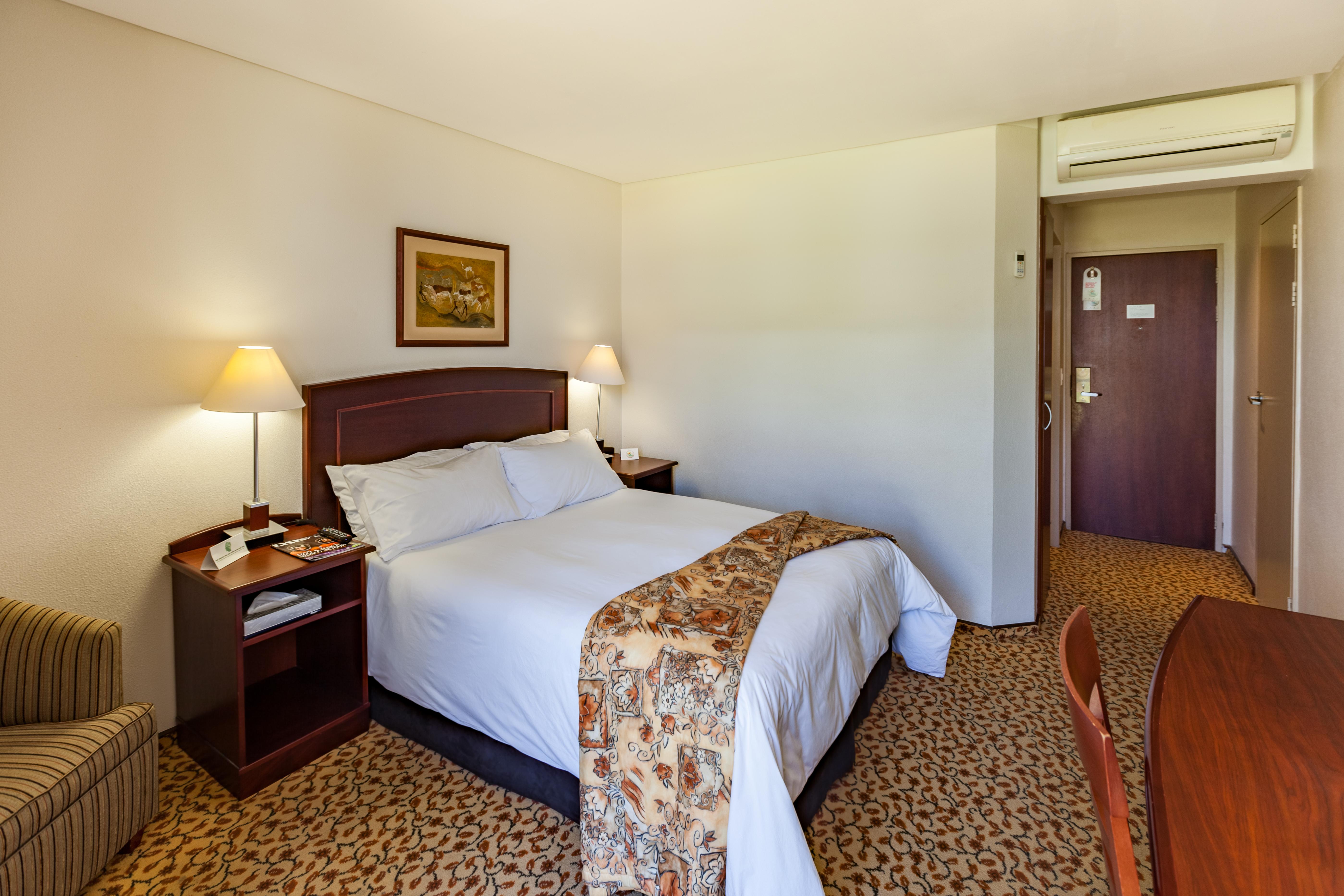 Town Lodge George Luaran gambar