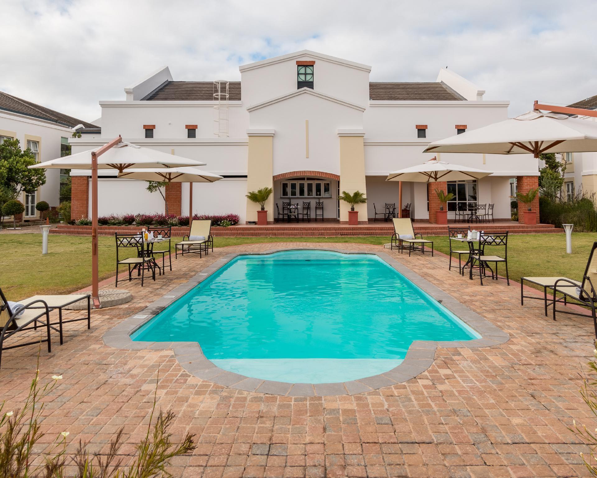 Town Lodge George Luaran gambar