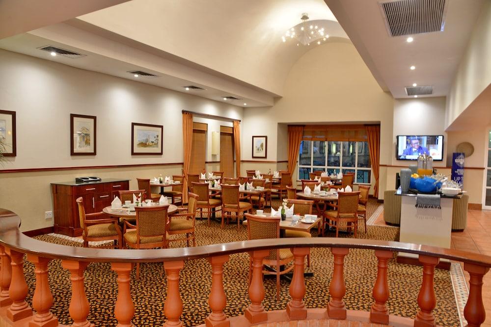 Town Lodge George Luaran gambar