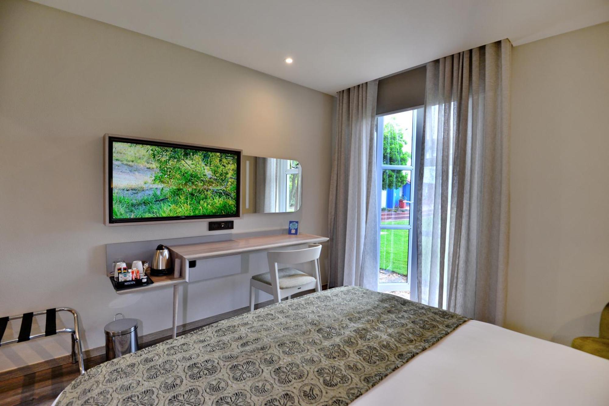 Town Lodge George Luaran gambar