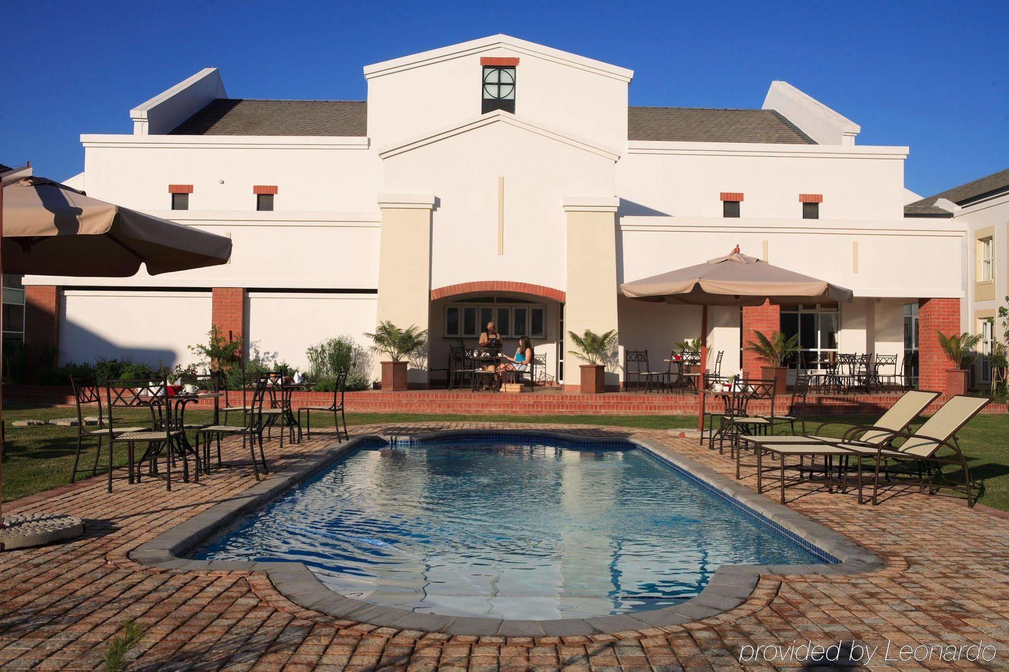 Town Lodge George Luaran gambar