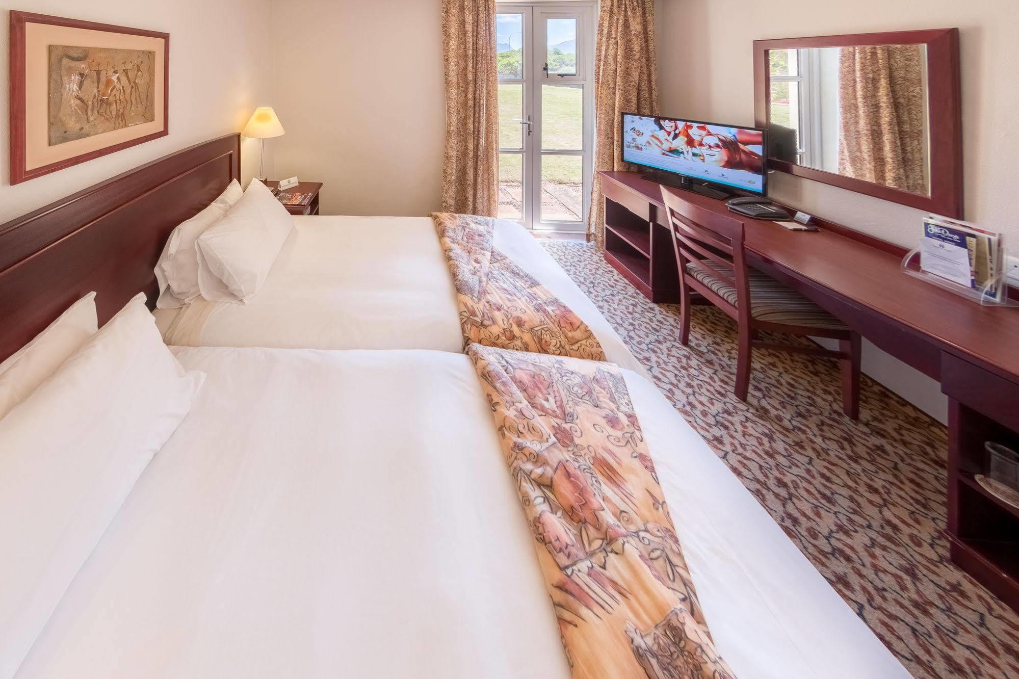 Town Lodge George Luaran gambar