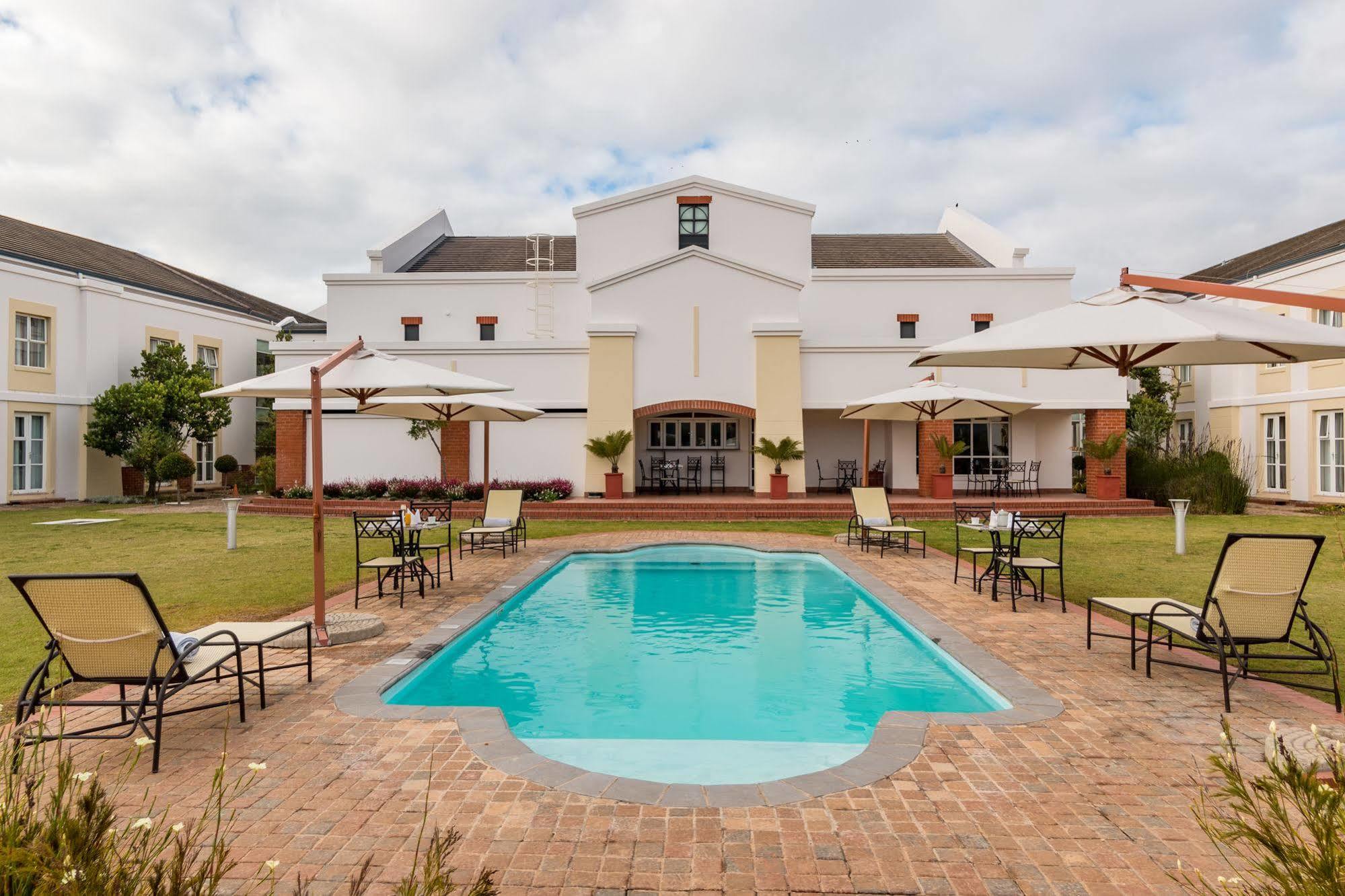 Town Lodge George Luaran gambar