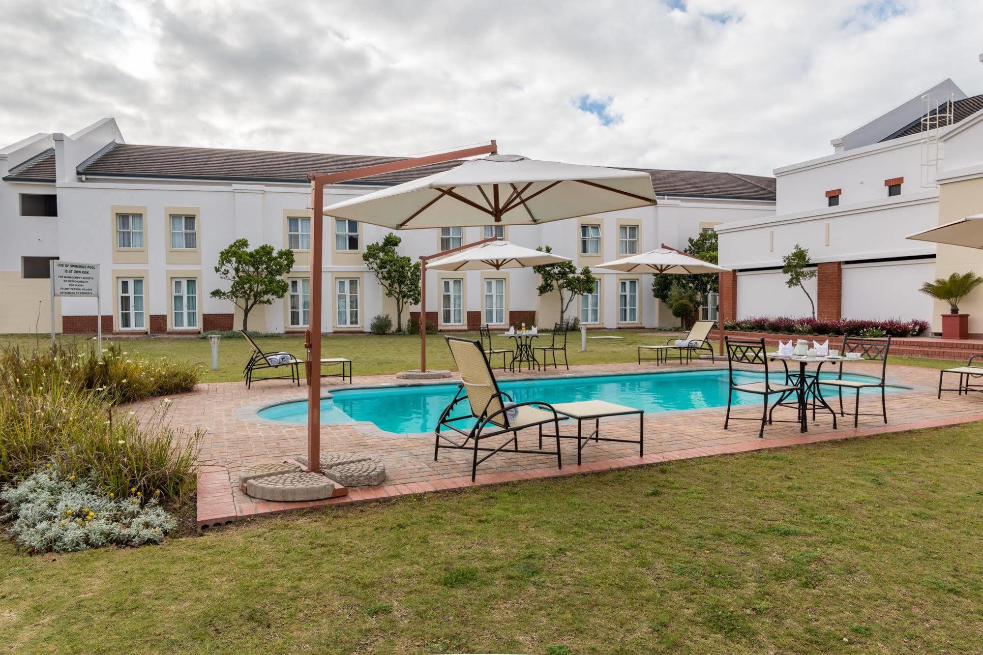 Town Lodge George Luaran gambar